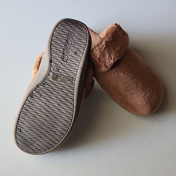 Lightly Used Mule Vionic Slipper in Toffee, size 8 - Picture 3 of 4